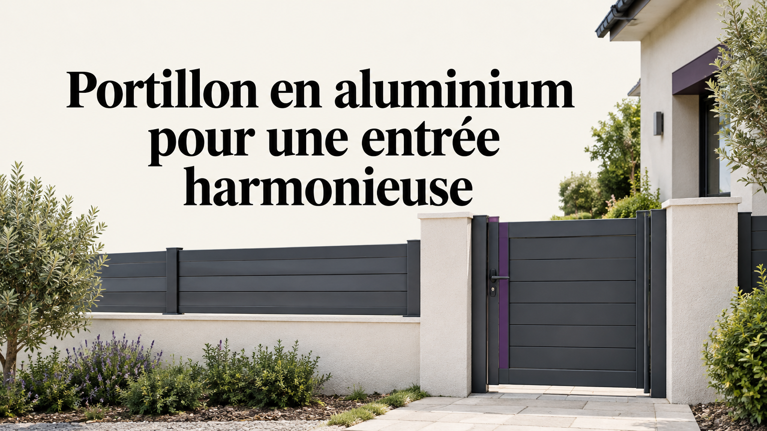 Portillon en aluminium dans l’entrée d’une maison contemporaine en France, assorti à une clôture.