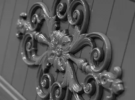 Décorations portail alu effet fer forgé